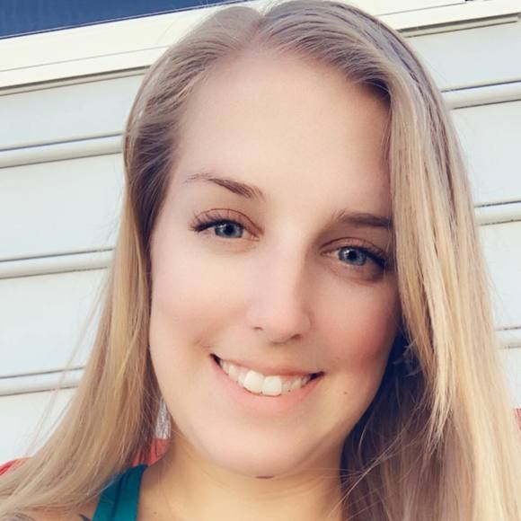 Meet your Posher, Alyssa - Picture 1 of 1